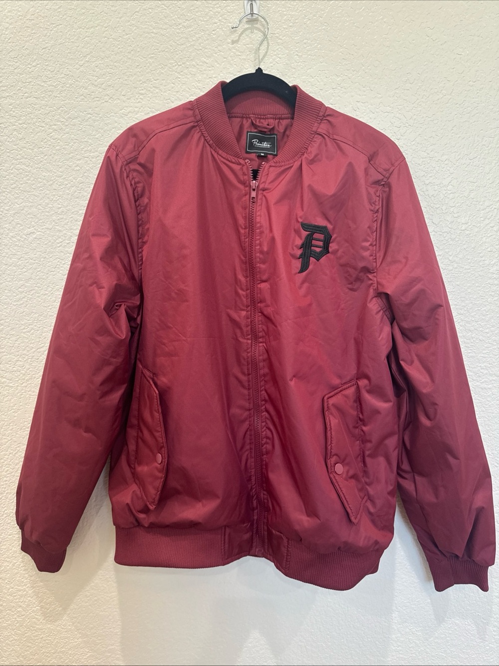 Primitive Old English P Logo Bomber Jacket Burgundy Satin Zip Mens Medium